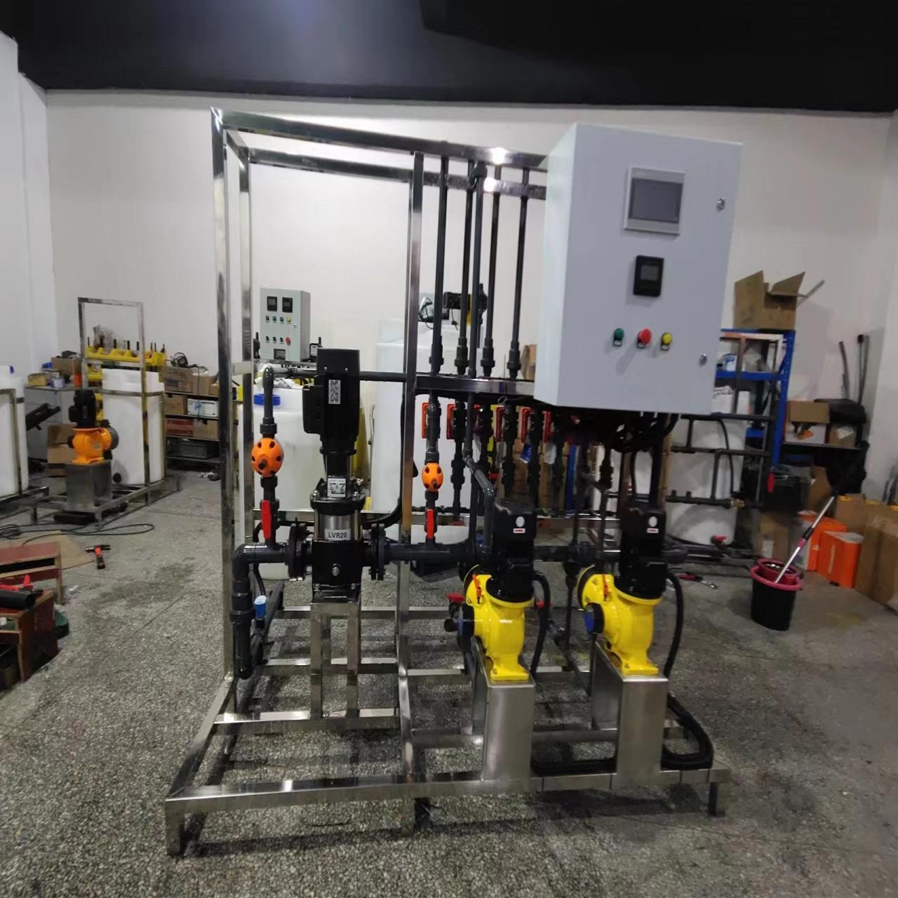 Dispositivo de neutralização e dosagem ácido-base